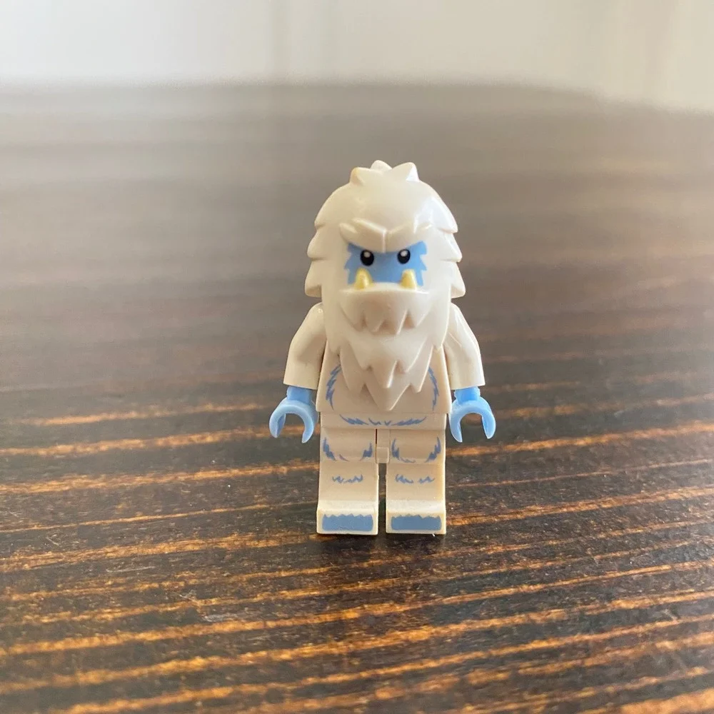 LEGO Yeti Minifigure -‎ 71002 Collectible Series 11 Abominable Snowman